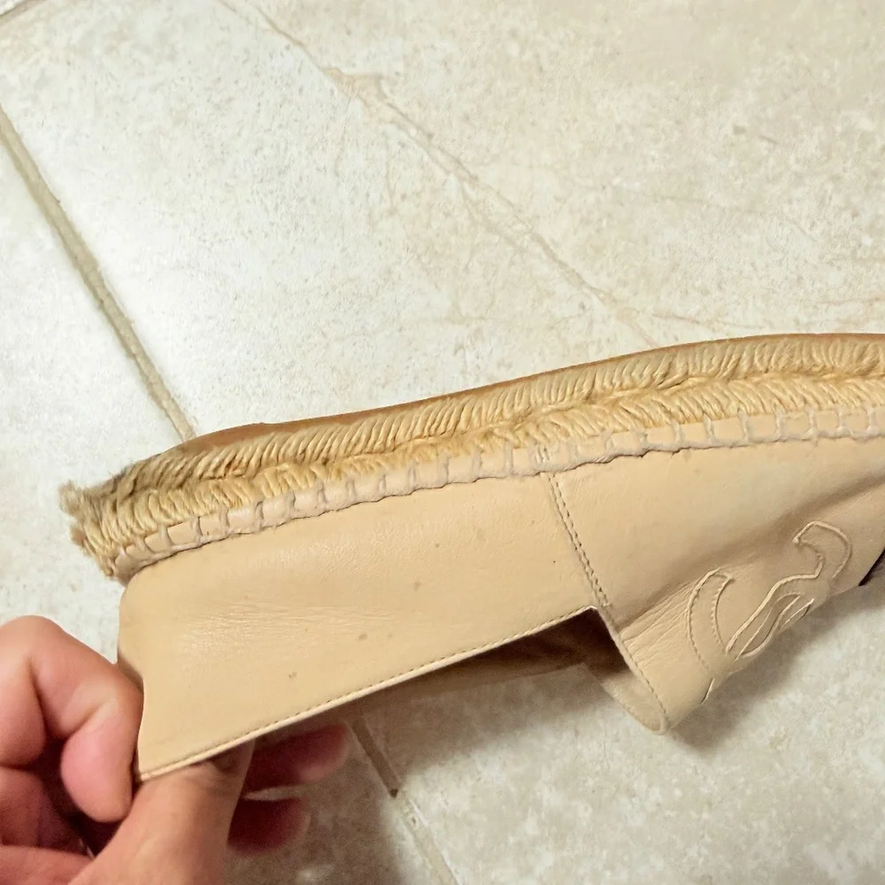 Chanel Genuine Lambskin‎ Leather Logo Slip On Espadrilles Shoes Beige Size 35